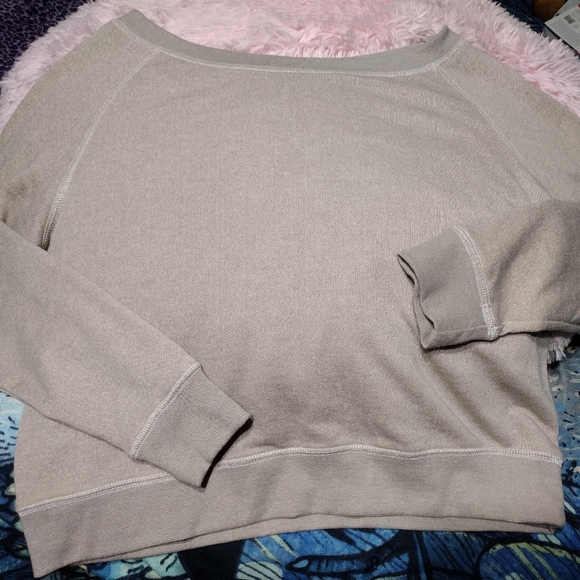Set of 2 off Shoulder Sweatshirts/ SZ L/ New No tags - Picture 14 of 14